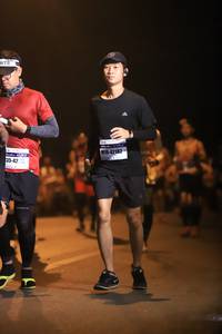 BIB: 42182, 422
                            <button type="button" onclick="openModal(9103262)" class="btn btn-primary btn-sm float-right btn-popup" data-toggle="modal" data-target=".modal-high-quality">
                        <i class="fas fa-shopping-cart"></i> Add to Cart
                    </button>
                                            <button type="button" onclick="isThisMe(9103262, true)" class="btn btn-success btn-sm float-right btn-popup btn-isme hidden" data-toggle="tooltip" data-placement="bottom" title="นี่คือรูปของคุณใช่ไหม คลิกที่นี่เพื่อเอาเข้าอัลบั้ม">
                        <i class="fas fa-plus"></i> Add to album
                    </button>
                    <button type="button" onclick="isThisMe(9103262, false)" class="btn btn-warning btn-sm float-right btn-popup btn-isnotme hidden">
                        <i class="fas fa-ban"></i> Remove from album
                    </button>